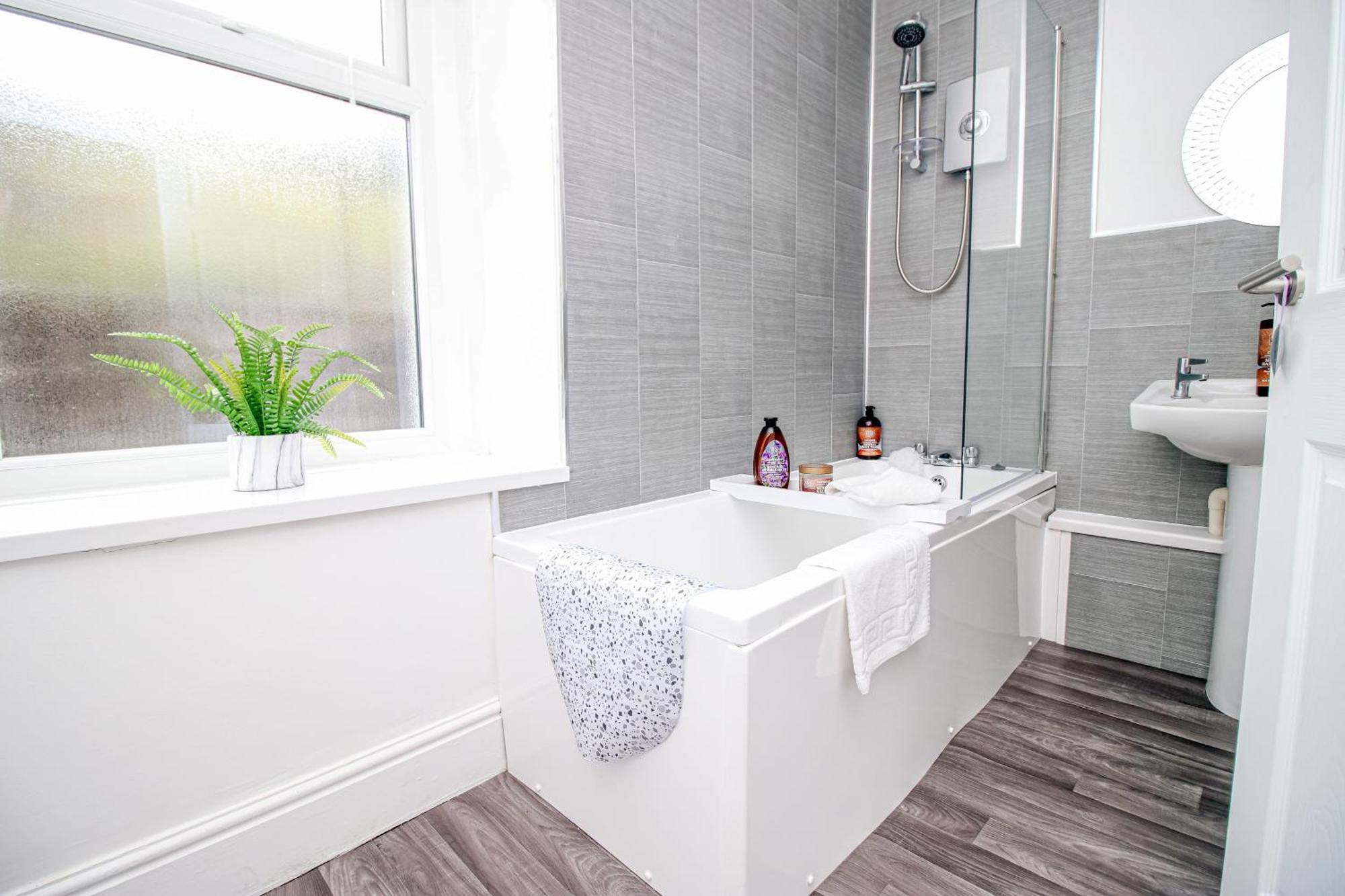 Norton Terrace Charming Home In The Beautiful Afan Forest By Staystaycations Port Talbot Exteriér fotografie